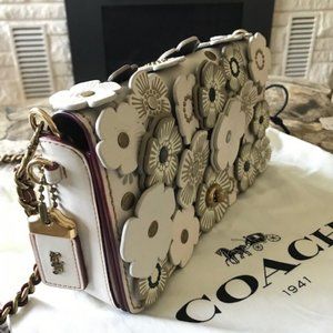 An original (UNUSED) COACH Tea Rose crossbody bag.